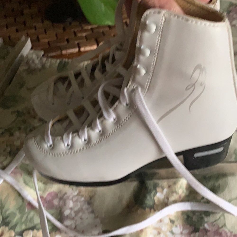 Girls ice skates